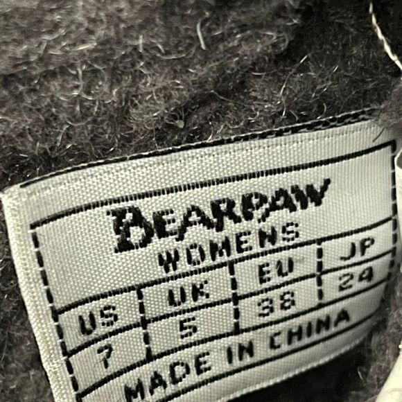 Cozy Gray Shearling Boots - Picture 5 of 10